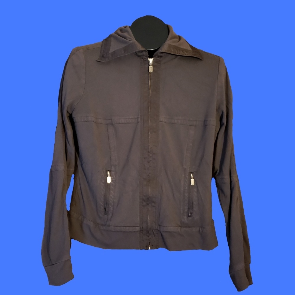 3/$20 bundle and save! Yoga Jacket size Medium